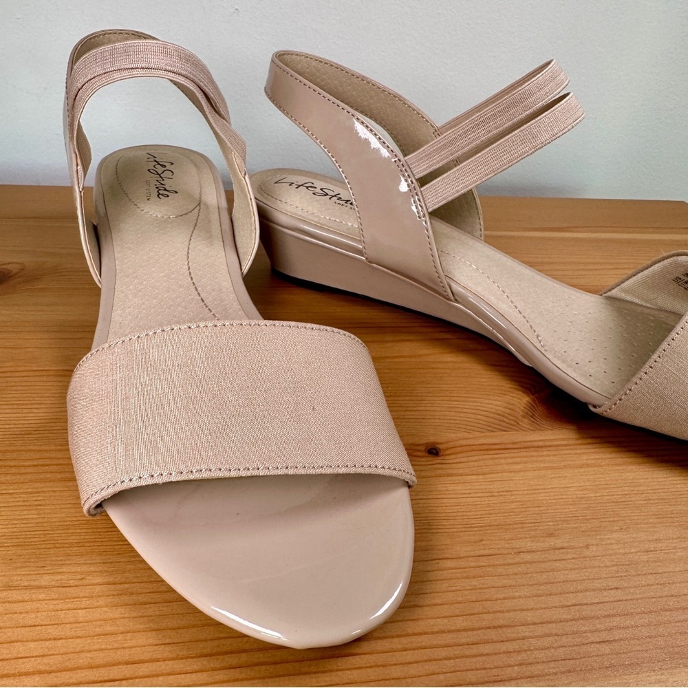 LifeStride Tan Wedge Sandals Wide Width Comfort Ankle Strap 11W NWOT Travel - Picture 3 of 7